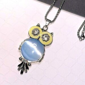 Estate Find! MCM Vintage Owl Pendant Necklace | NiceJelly Belly CatEye Cabochon